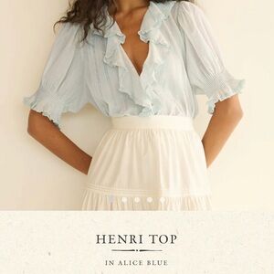 Doen Henri Top in Alice Blue Ruffled V-Neck Blouse